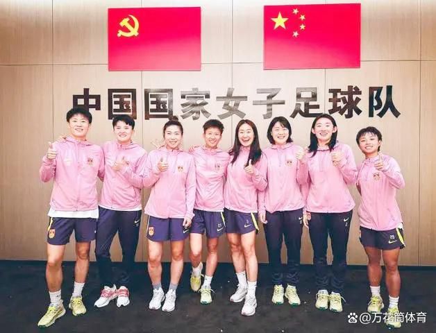 公车上拨开被内裤进入的小说